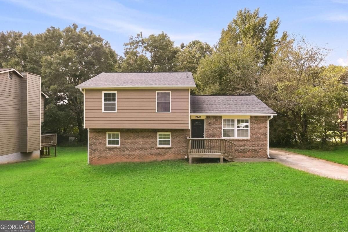 2741 Oxford Drive Property Photo 1