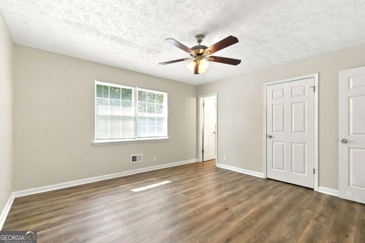 2741 Oxford Drive Property Photo 11