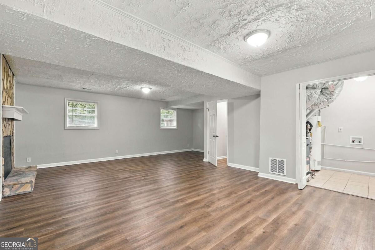 2741 Oxford Drive Property Photo 12