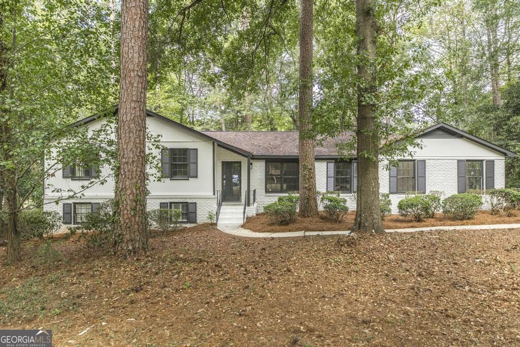 816 Wentworth Drive Property Photo 1
