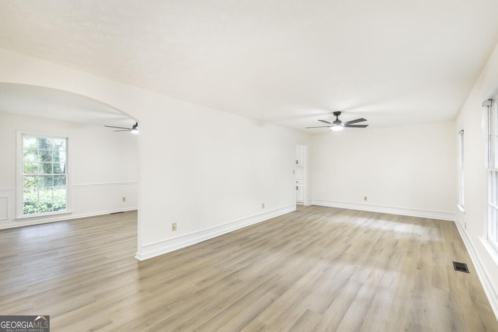 816 Wentworth Drive Property Photo 4
