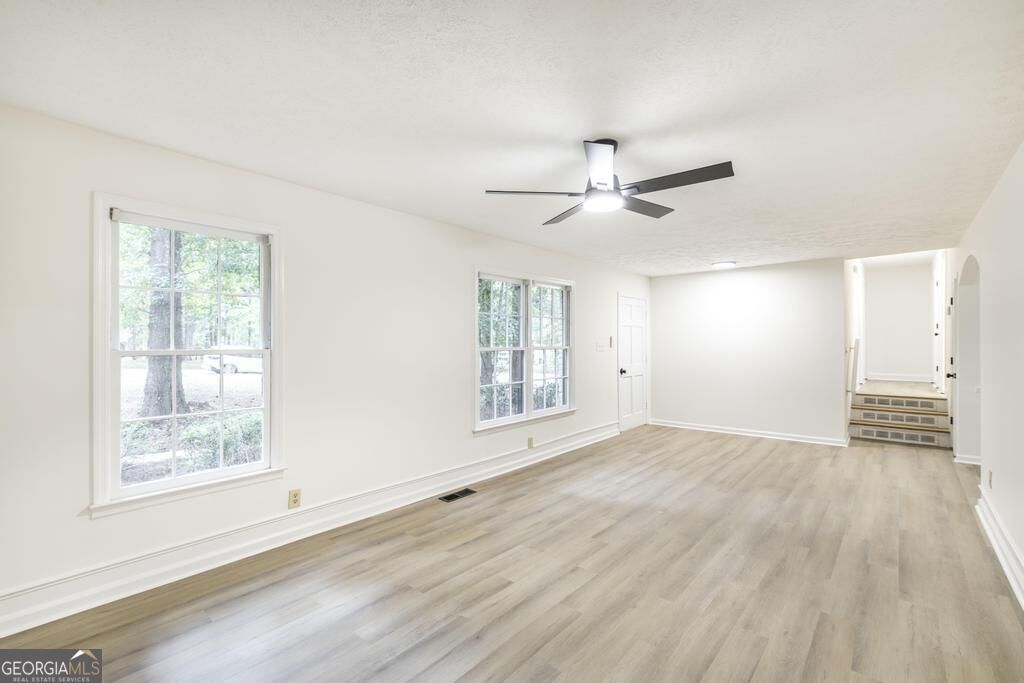 816 Wentworth Drive Property Photo 6