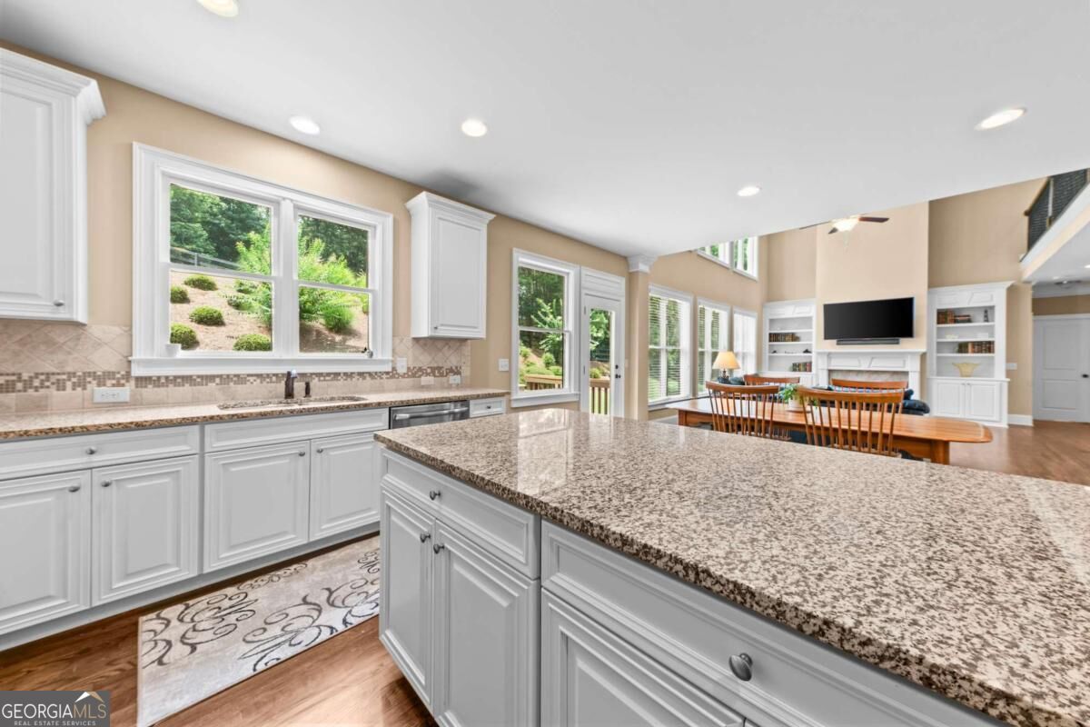 6040 Windjammer Point Property Photo 12