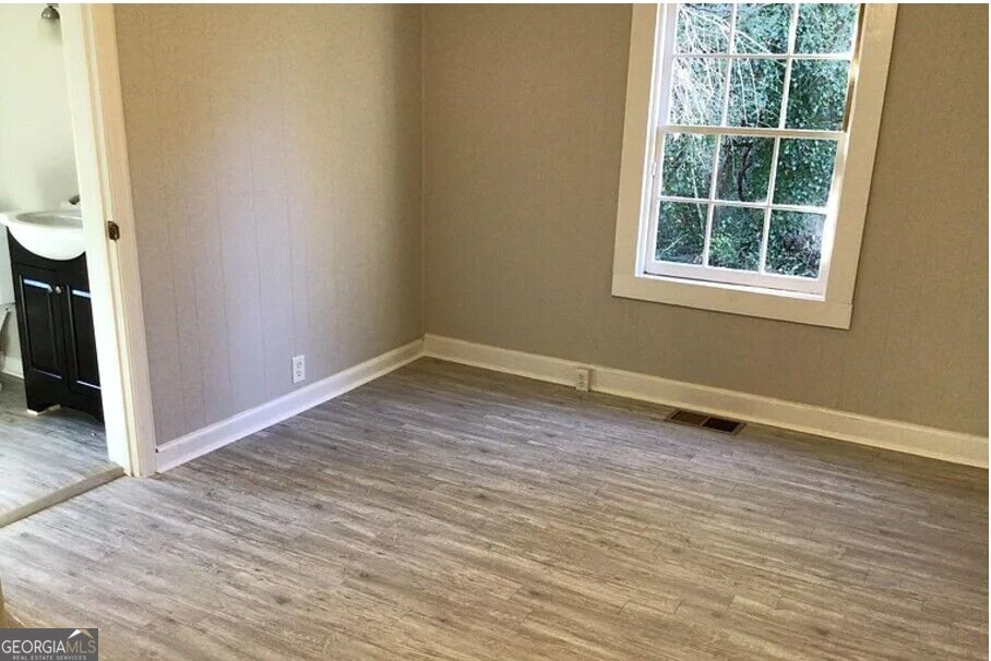 201 S Pine Street Property Photo 5