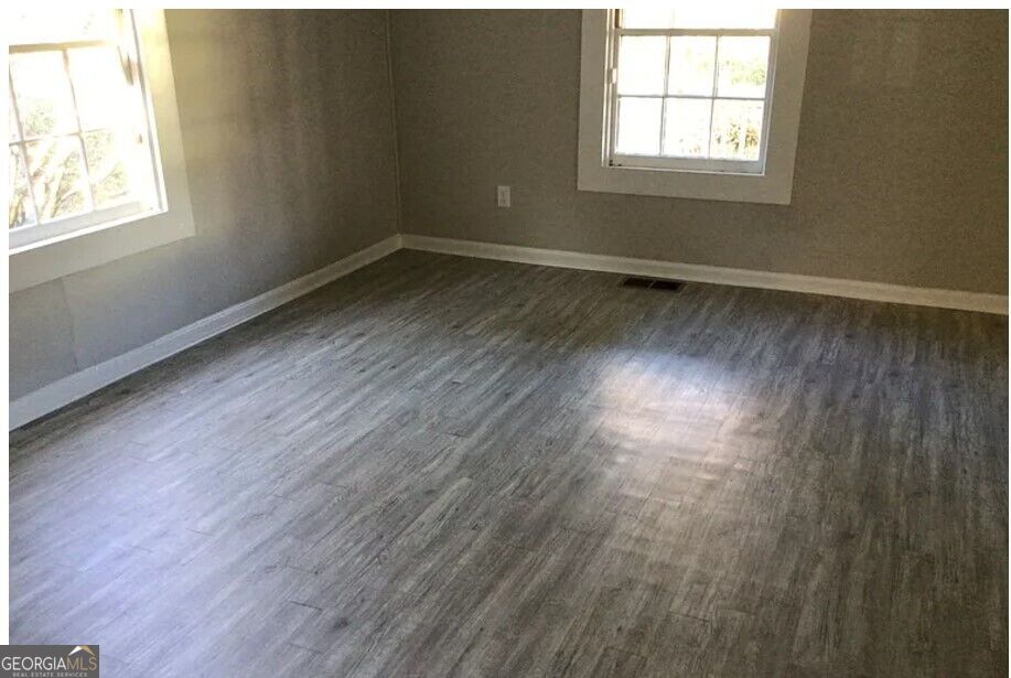 201 S Pine Street Property Photo 6