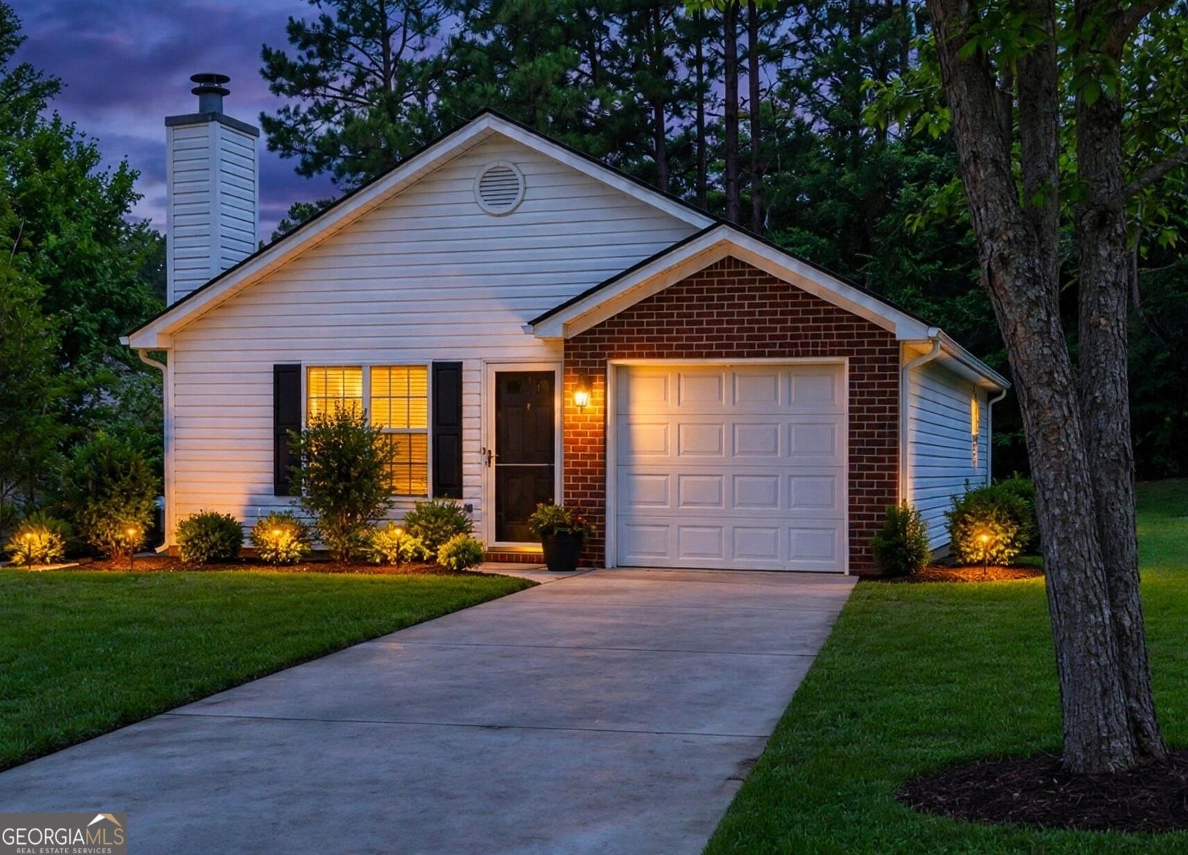 4384 Chestnut Oaks Trace Property Photo 2