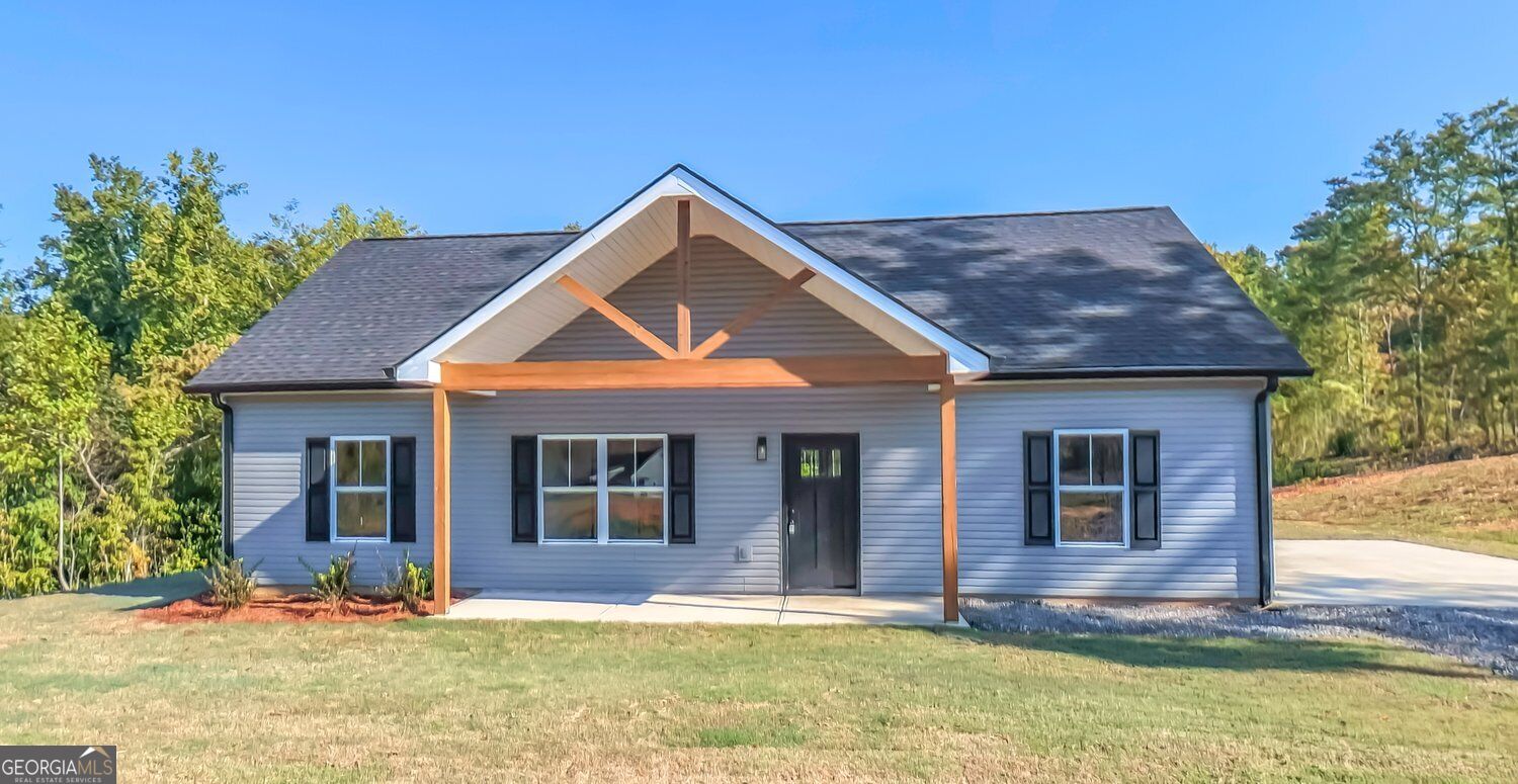 204 Arbacoochee Road Property Photo 1