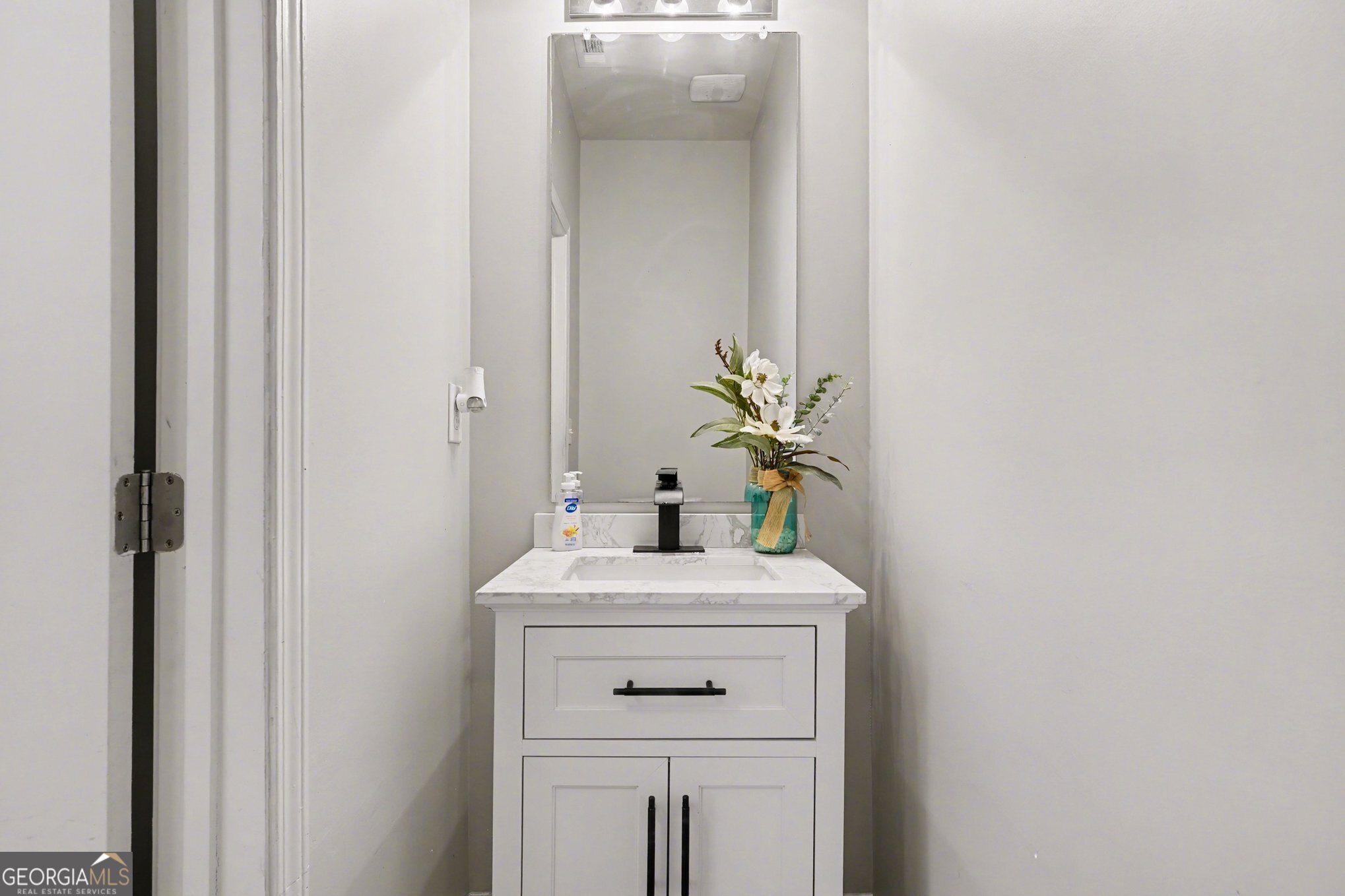 2344 Clapton Court Property Photo 4