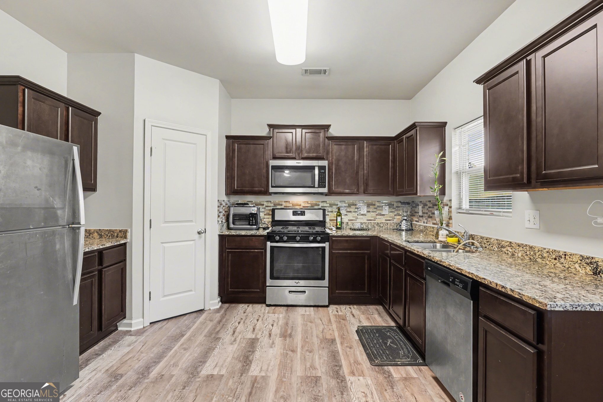 2344 Clapton Court Property Photo 7