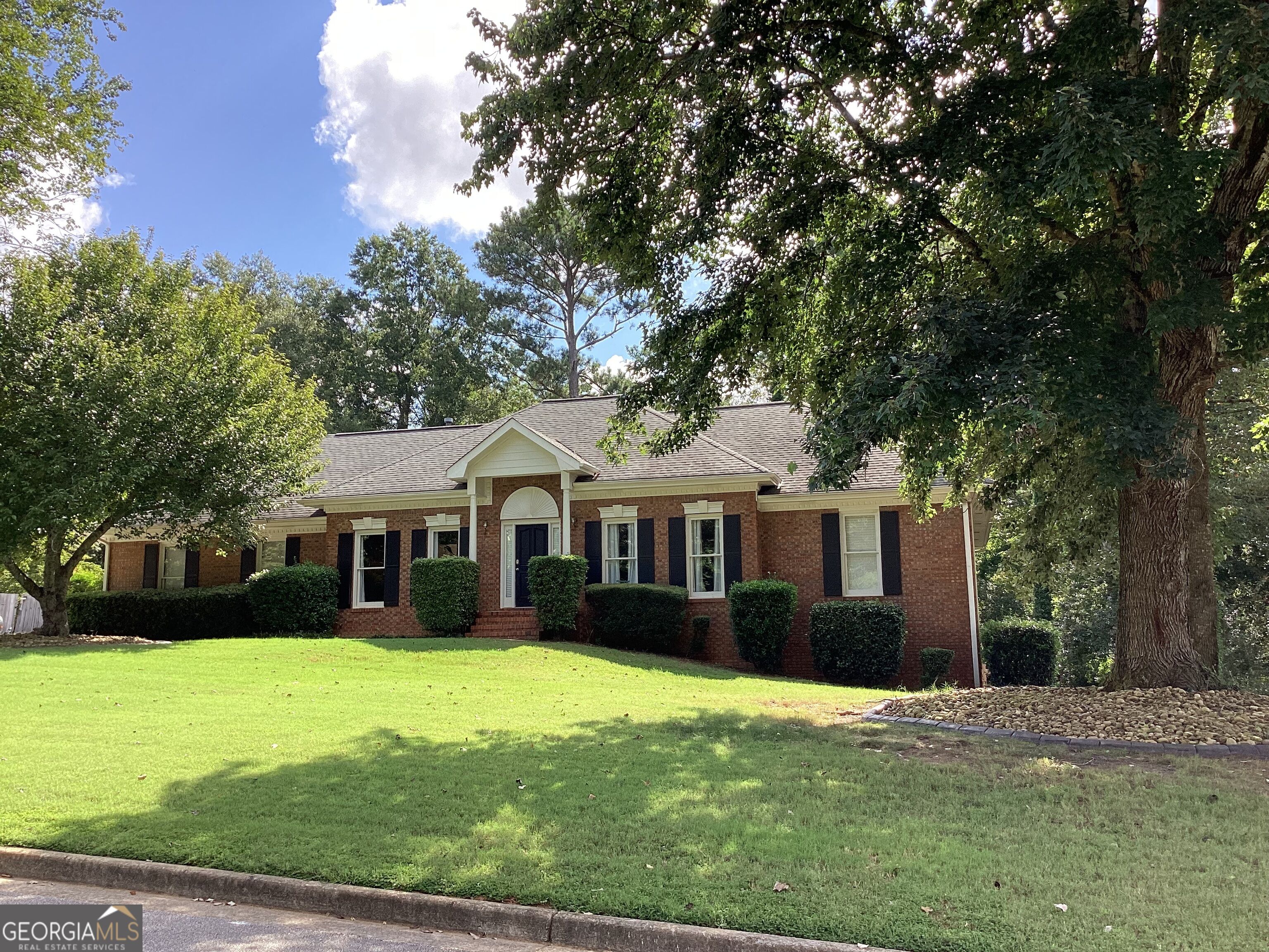 2300 Whispering Pines Lane Property Photo 1