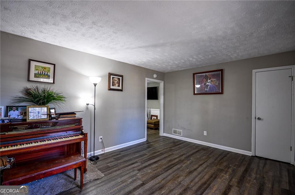 200 Capitol Avenue Property Photo 5