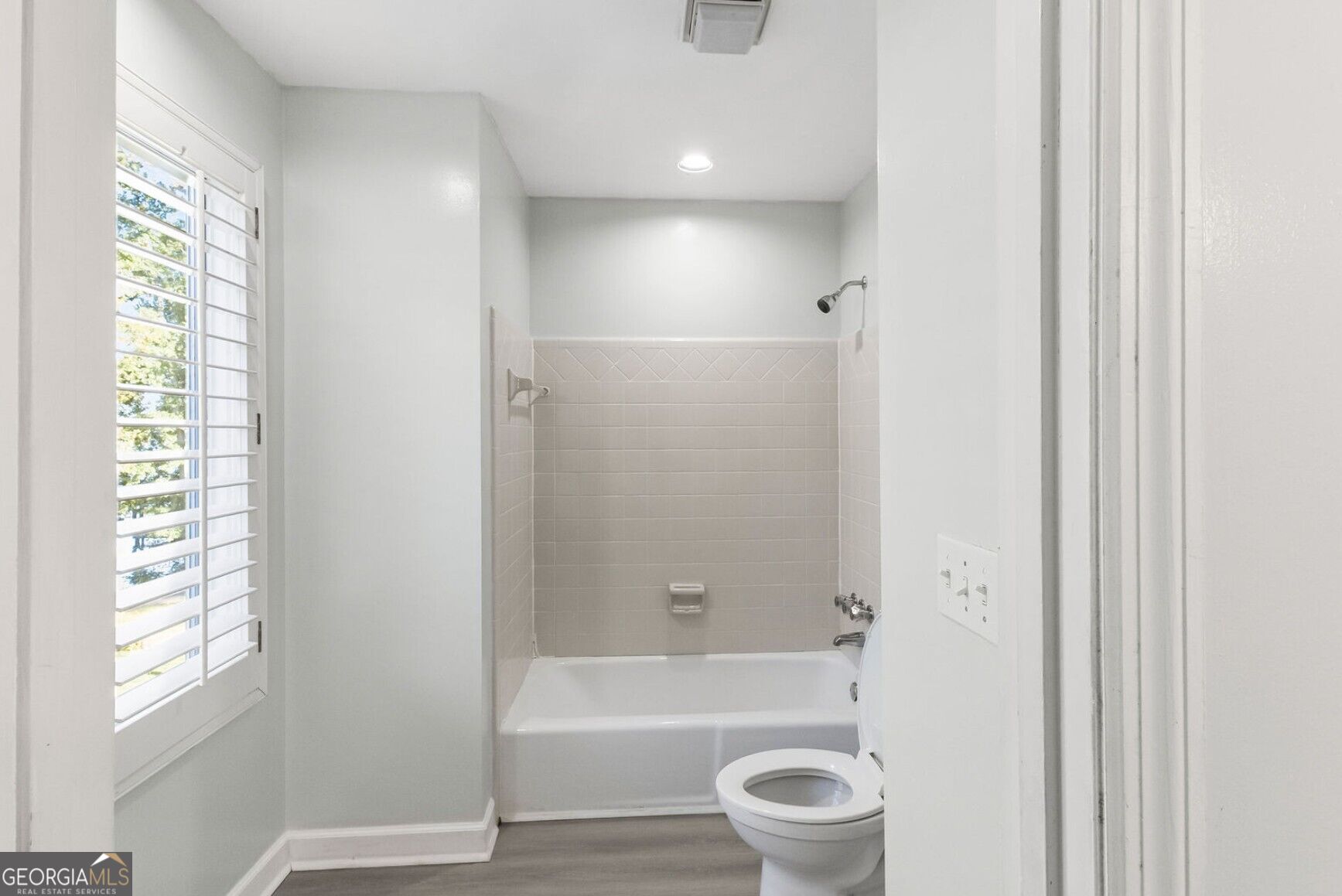 2910 Emerald Drive Property Photo 32