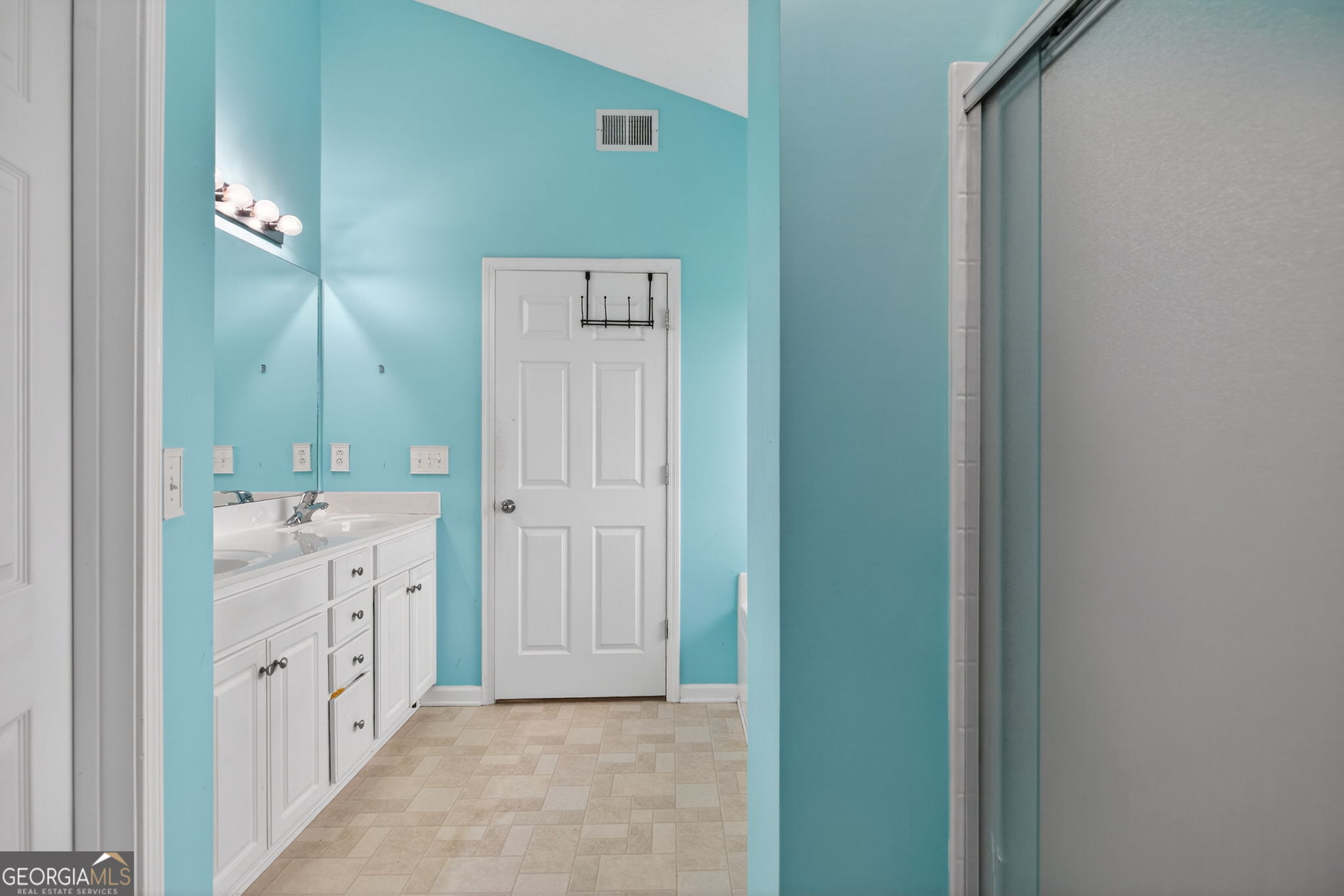 310 Berkley Drive Property Photo 14