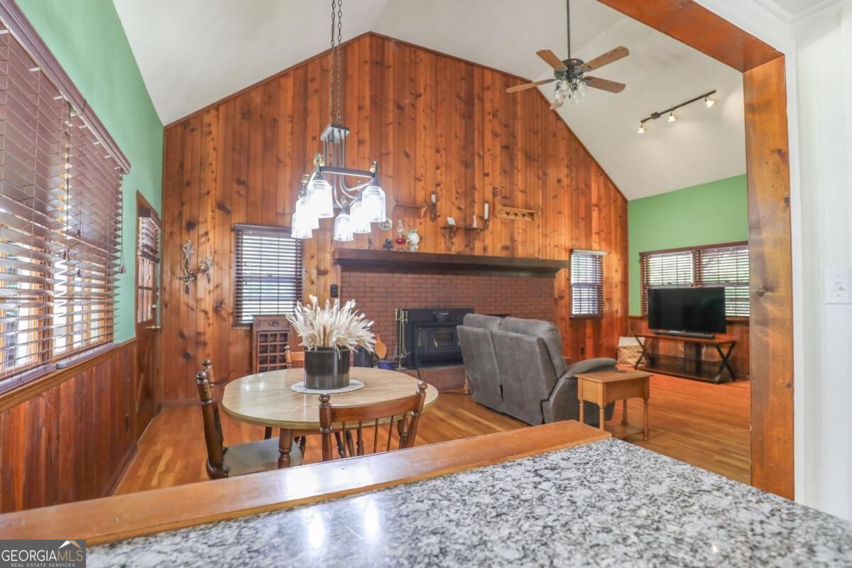 321 S Steele Bridge Road Property Photo 10