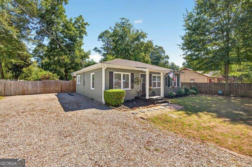 1013 S Madison Avenue Property Photo 3