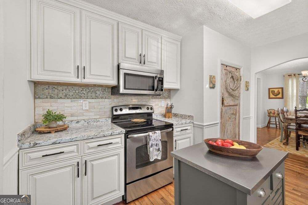 1013 S Madison Avenue Property Photo 14