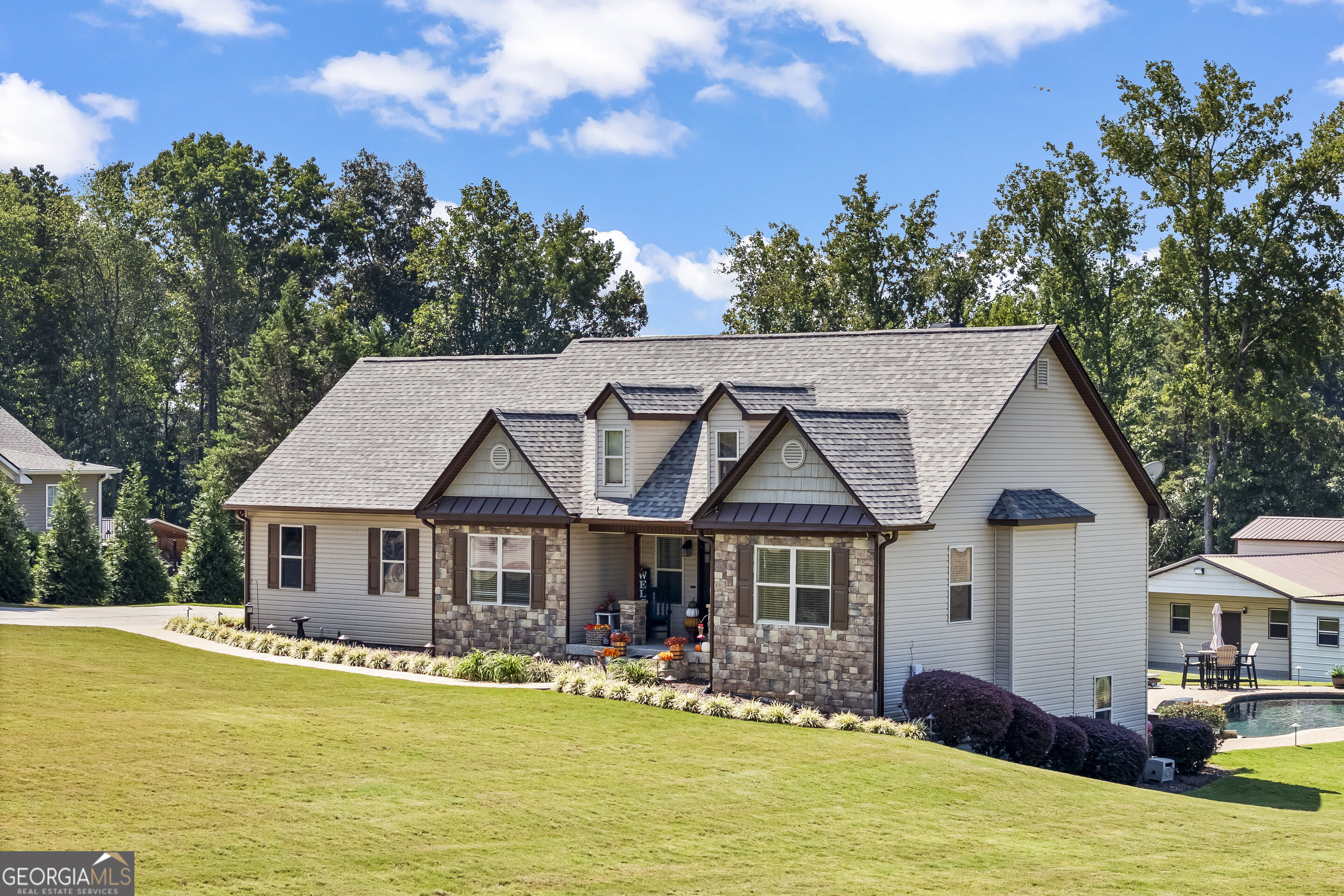 300 Stone Creek Drive Property Photo 1
