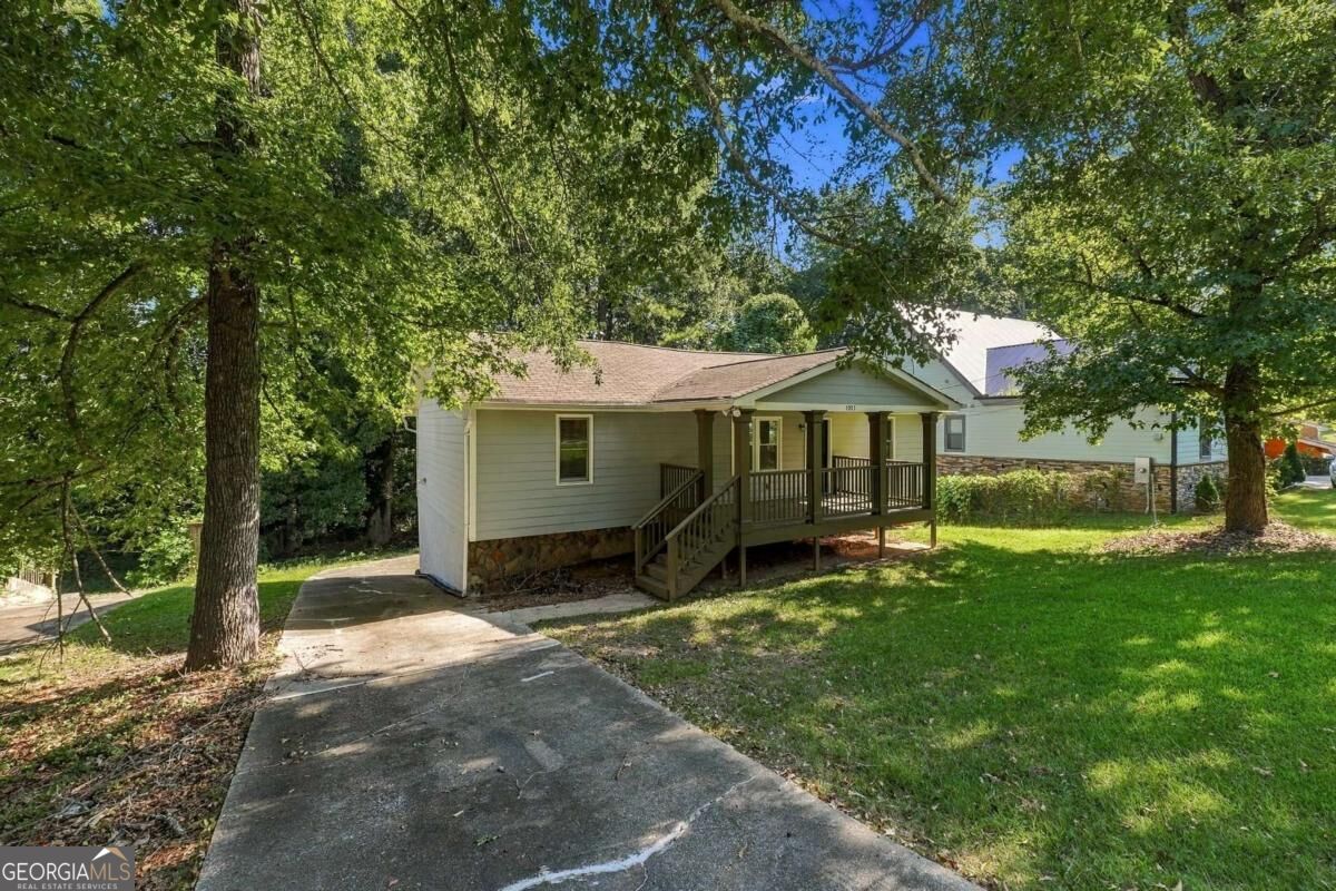 1003 Salisbury Trail Property Photo 5