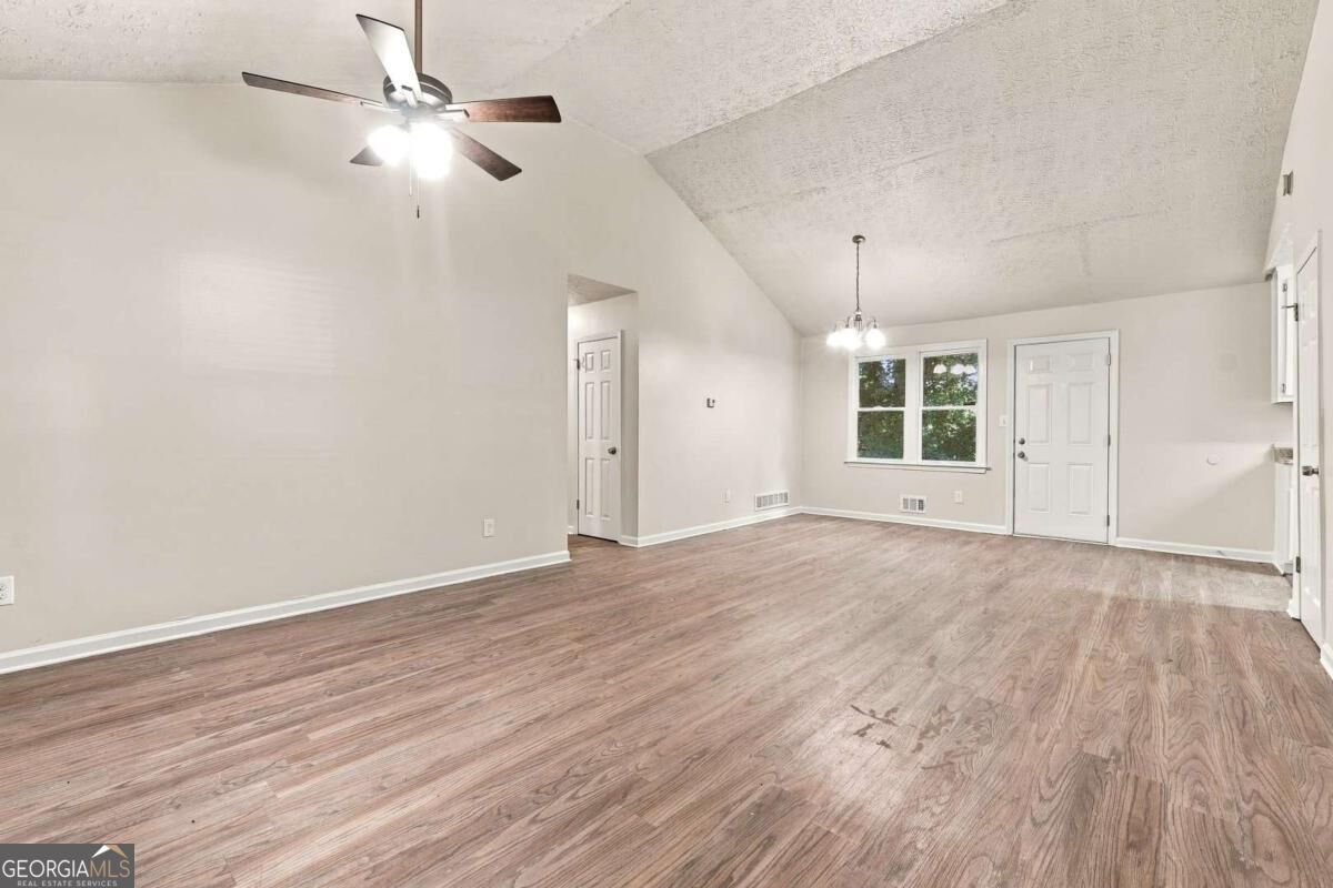 1003 Salisbury Trail Property Photo 9