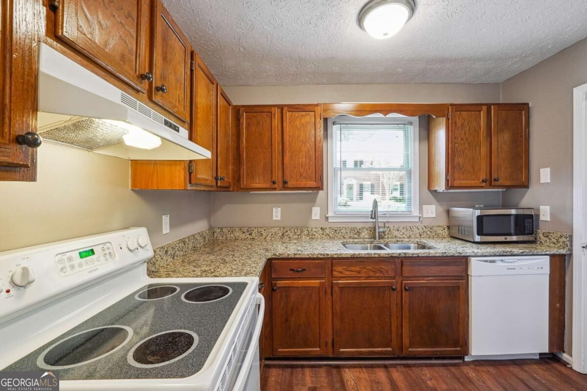 2962 Webb Bridge Road Property Photo 4