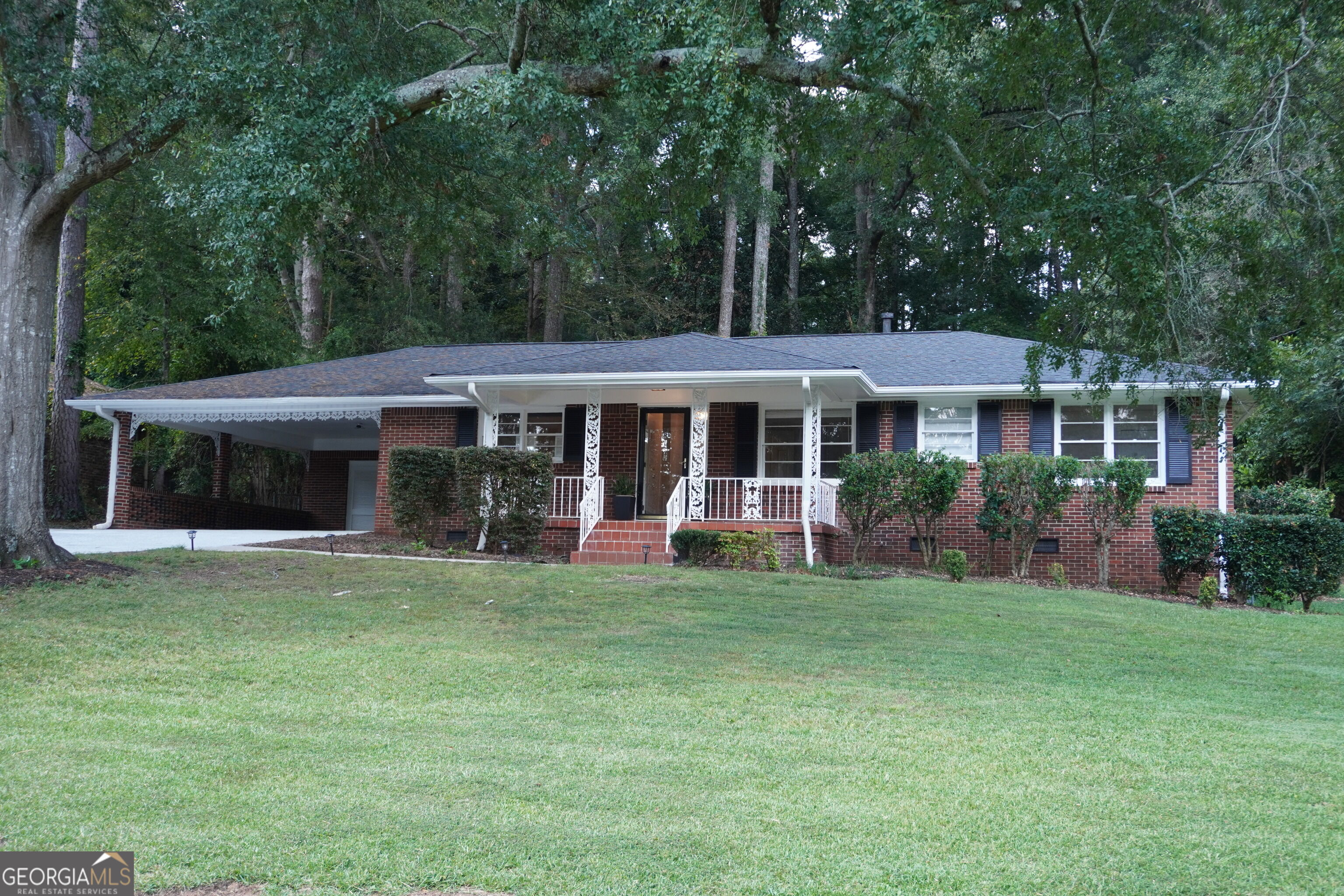 1156 Clydedale Drive Property Photo 1