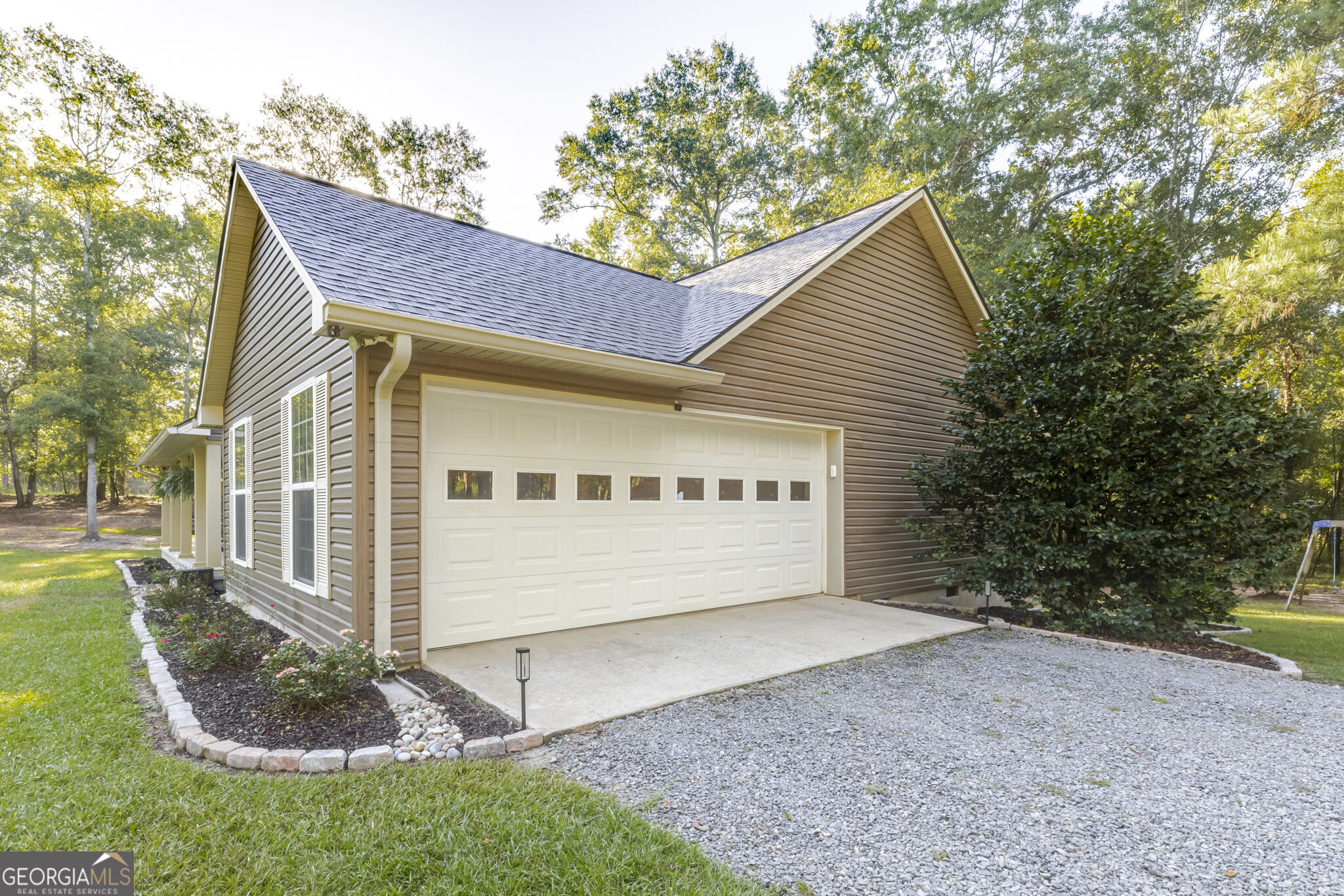 449 Green Road Property Photo 5