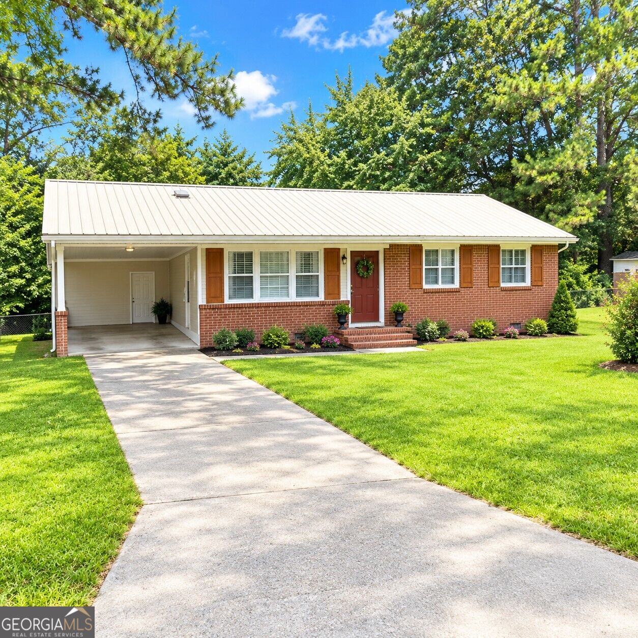 113 Pinecrest Street Property Photo 1