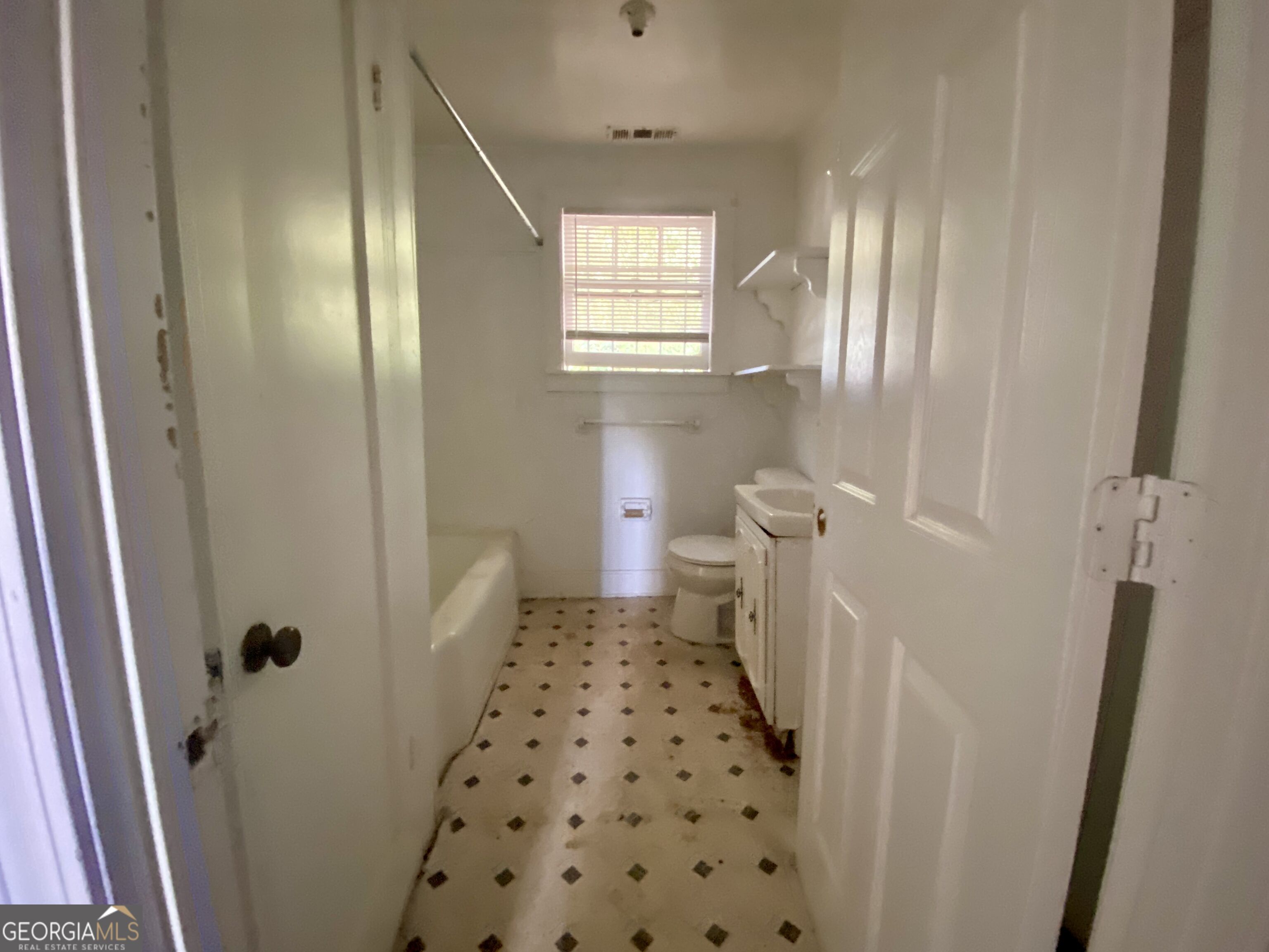 5834 N Henry Boulevard Property Photo 15