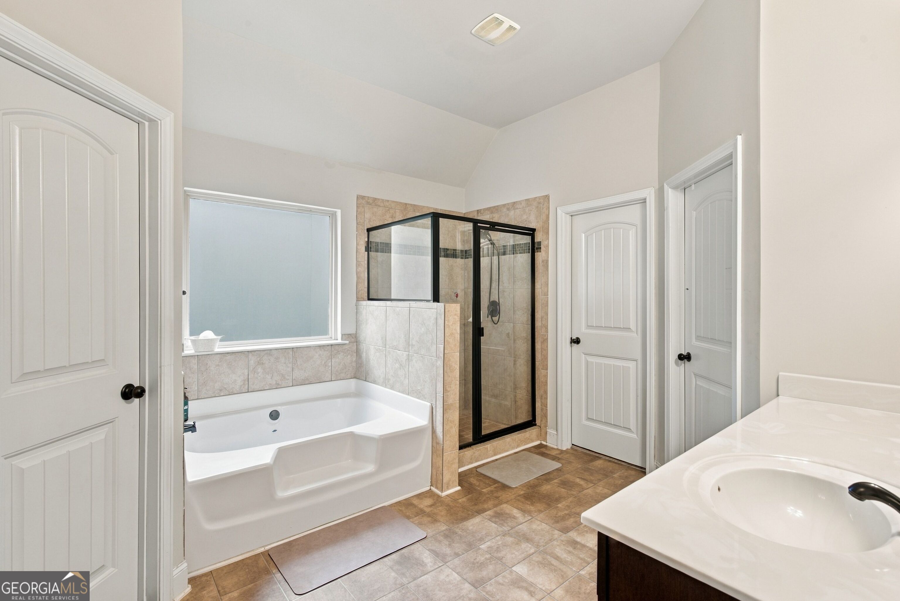 1402 Stone Ridge Court Property Photo 23
