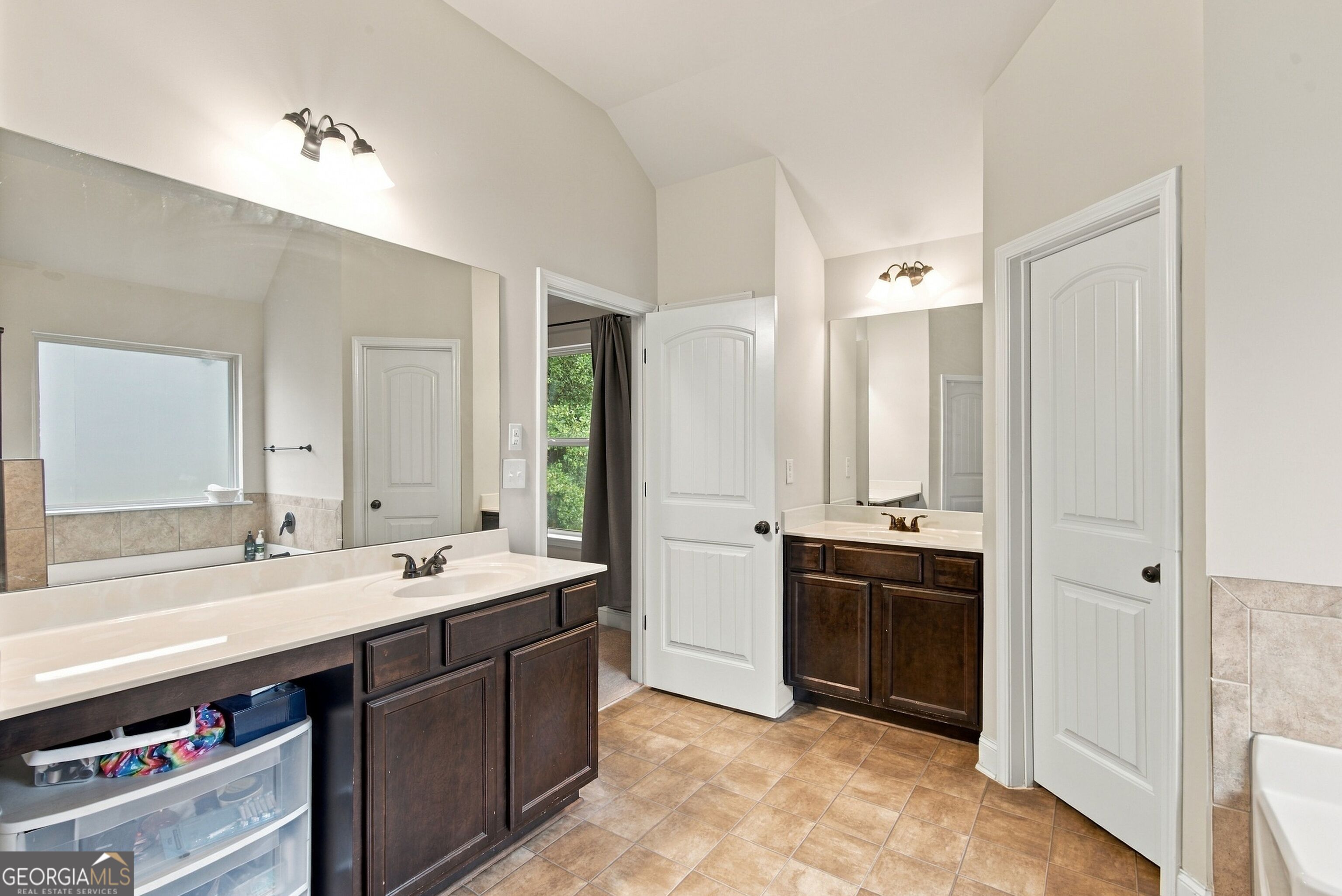 1402 Stone Ridge Court Property Photo 24