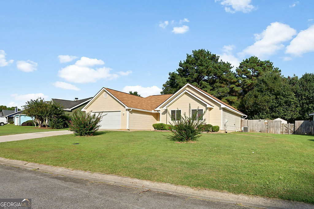 731 Gateway Drive Property Photo 2