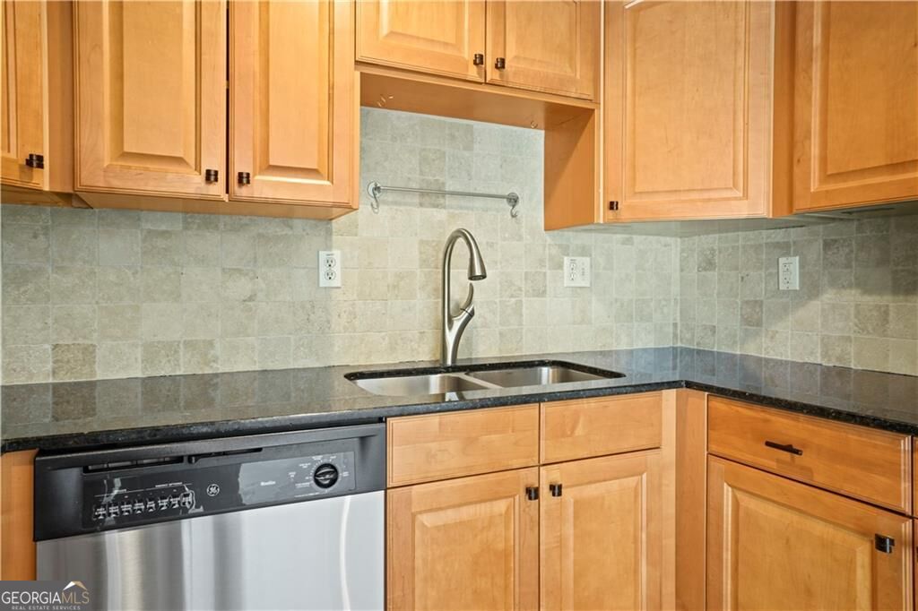 2825 Northeast Expressway Ne # N4 Property Photo 7