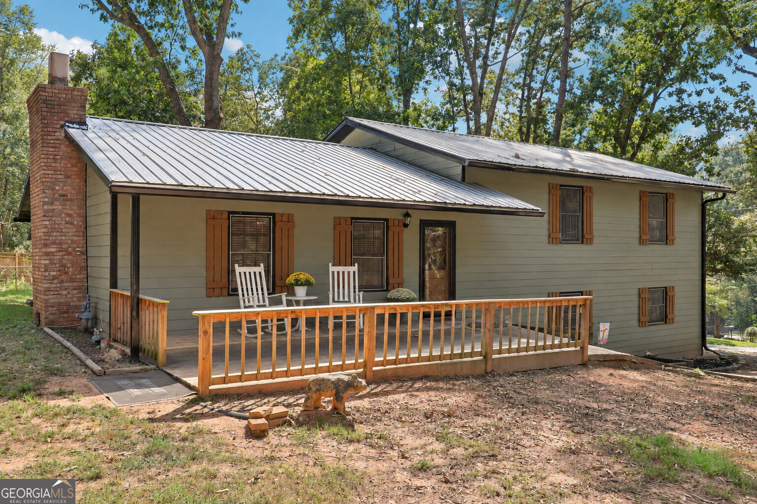 5752 Oak Grove Drive Property Photo 1