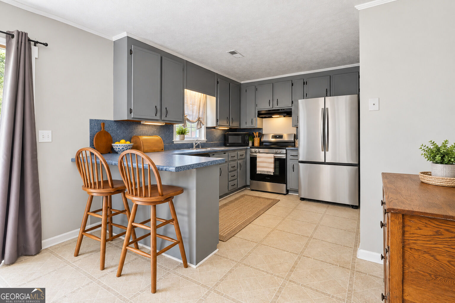 5752 Oak Grove Drive Property Photo 6