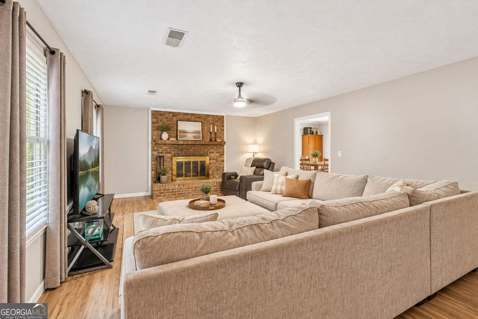 5752 Oak Grove Drive Property Photo 11