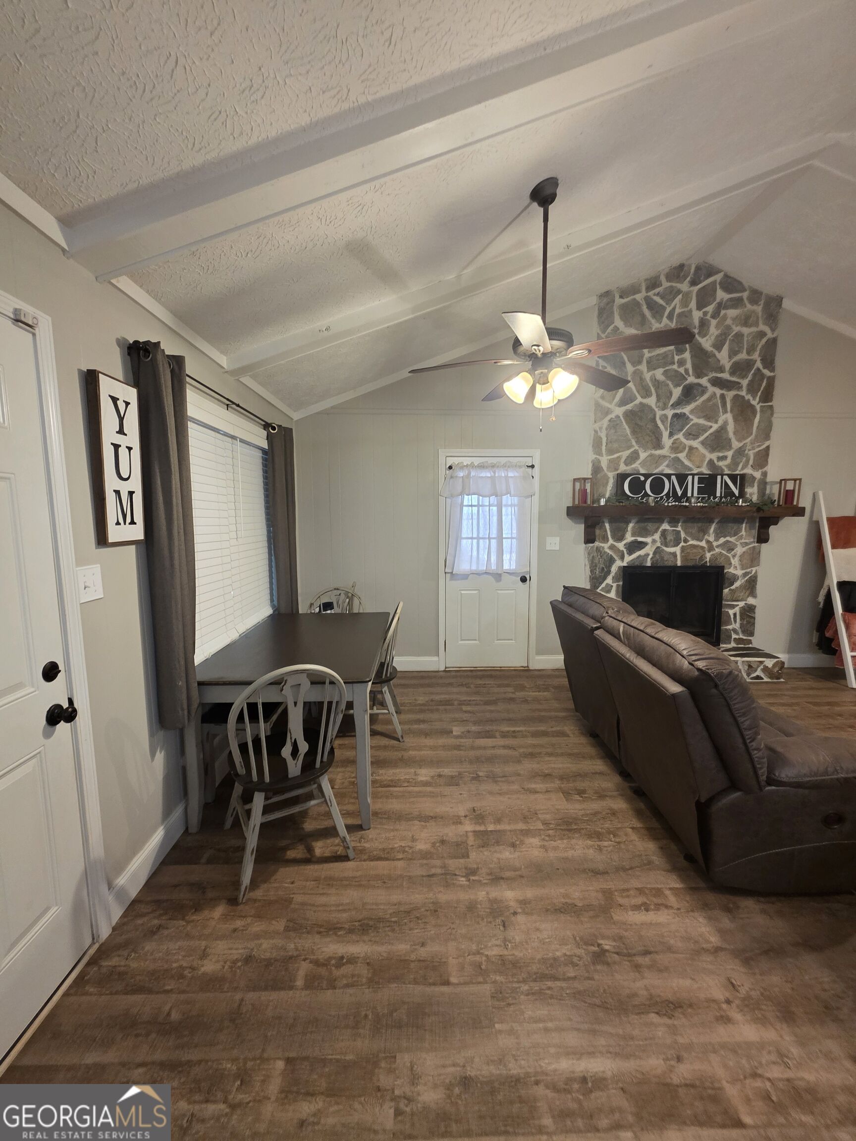 105 Heatherbrook Drive Property Photo 4