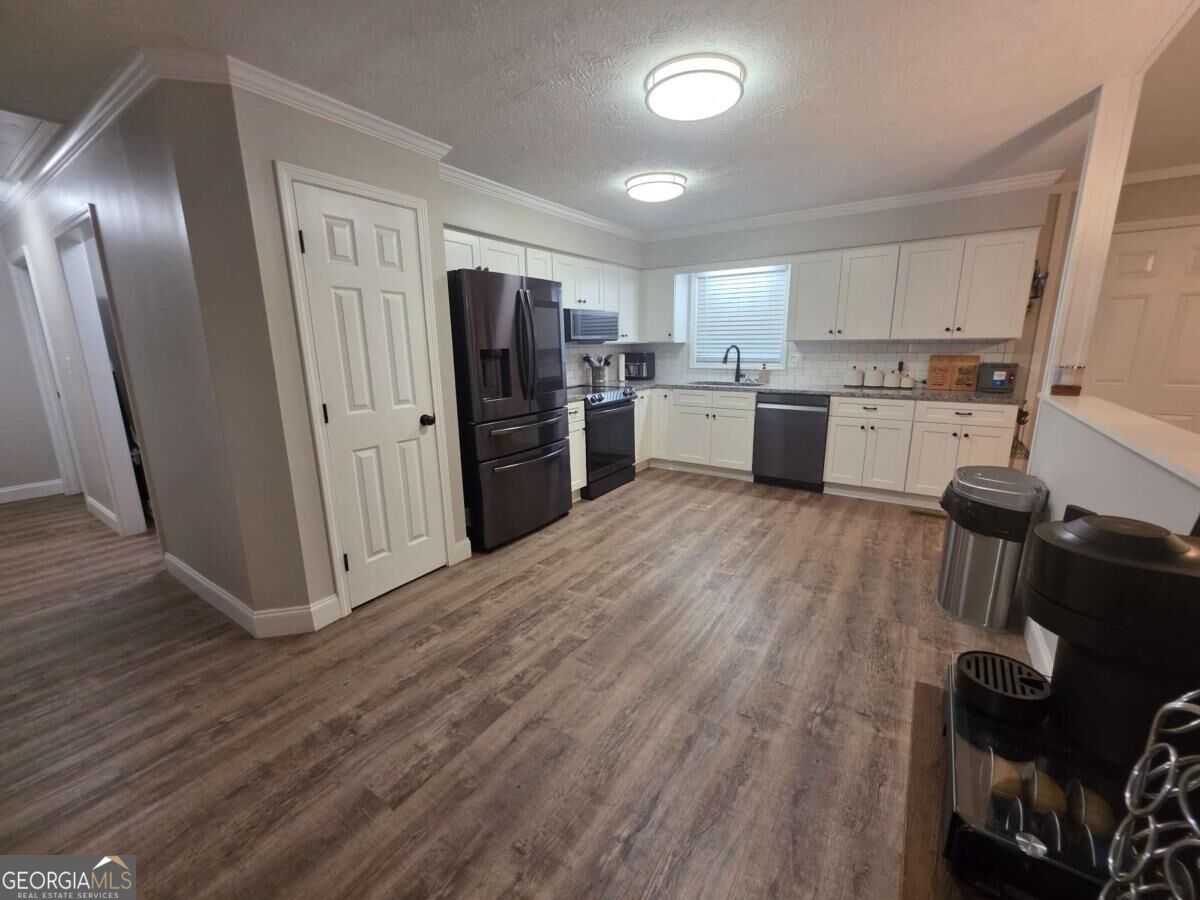 105 Heatherbrook Drive Property Photo 12