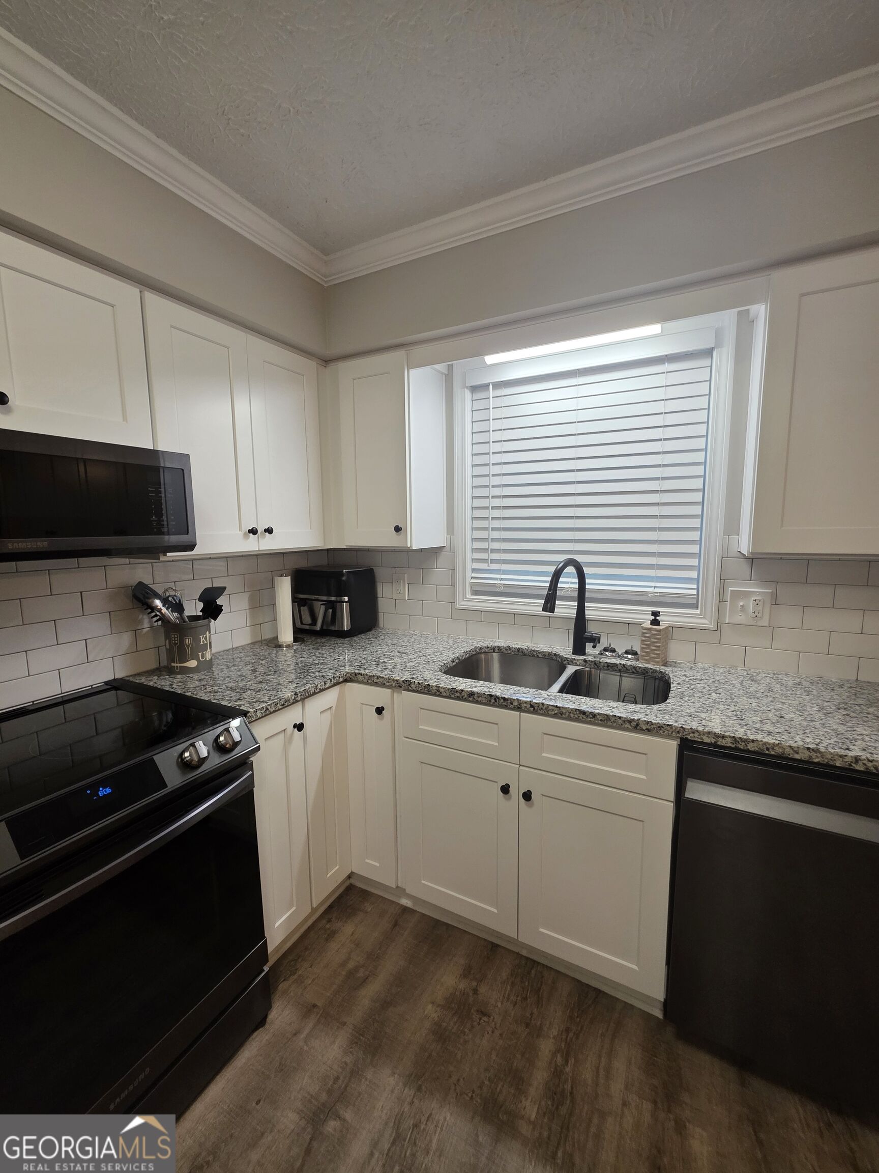 105 Heatherbrook Drive Property Photo 16