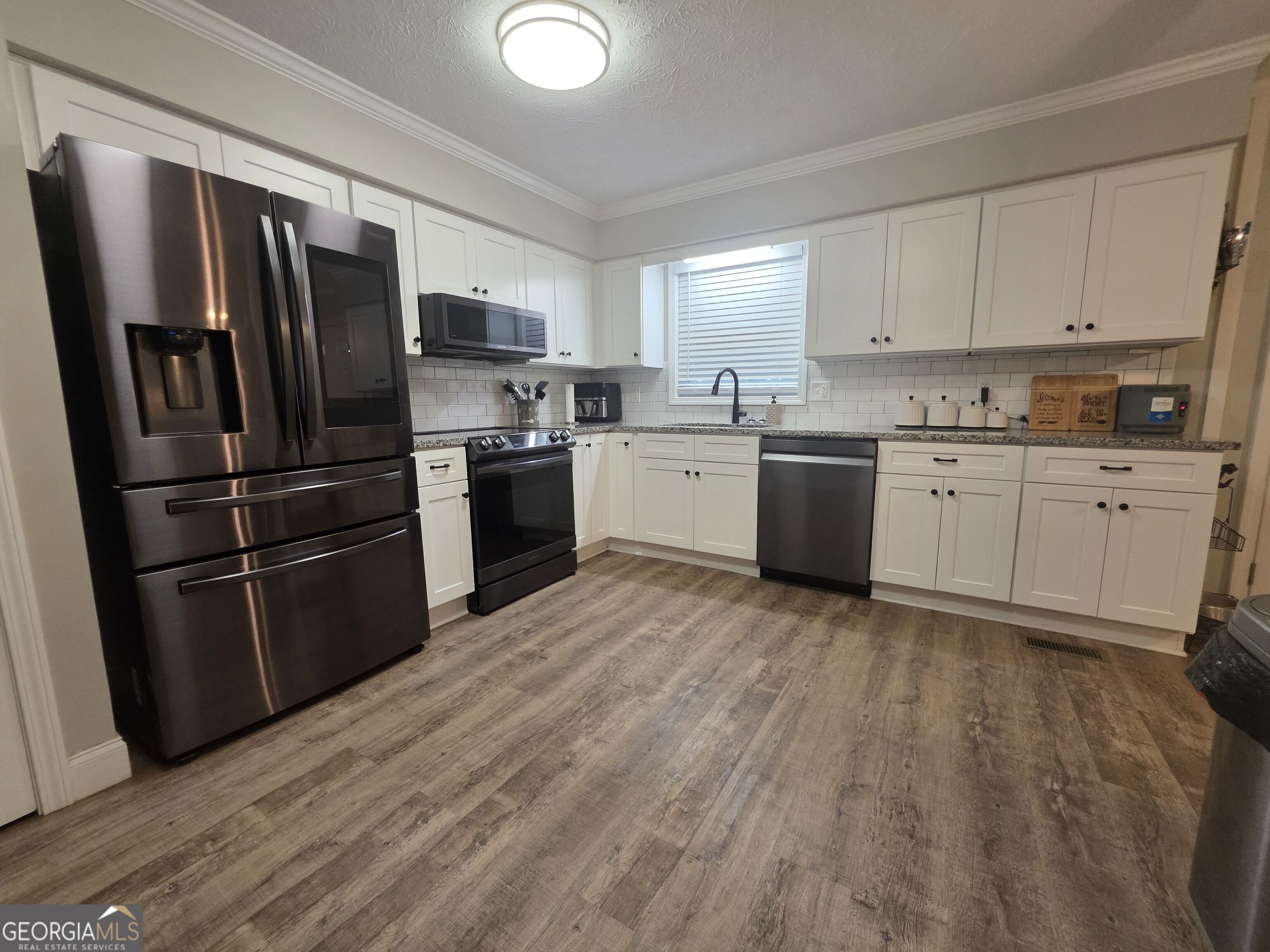 105 Heatherbrook Drive Property Photo 18
