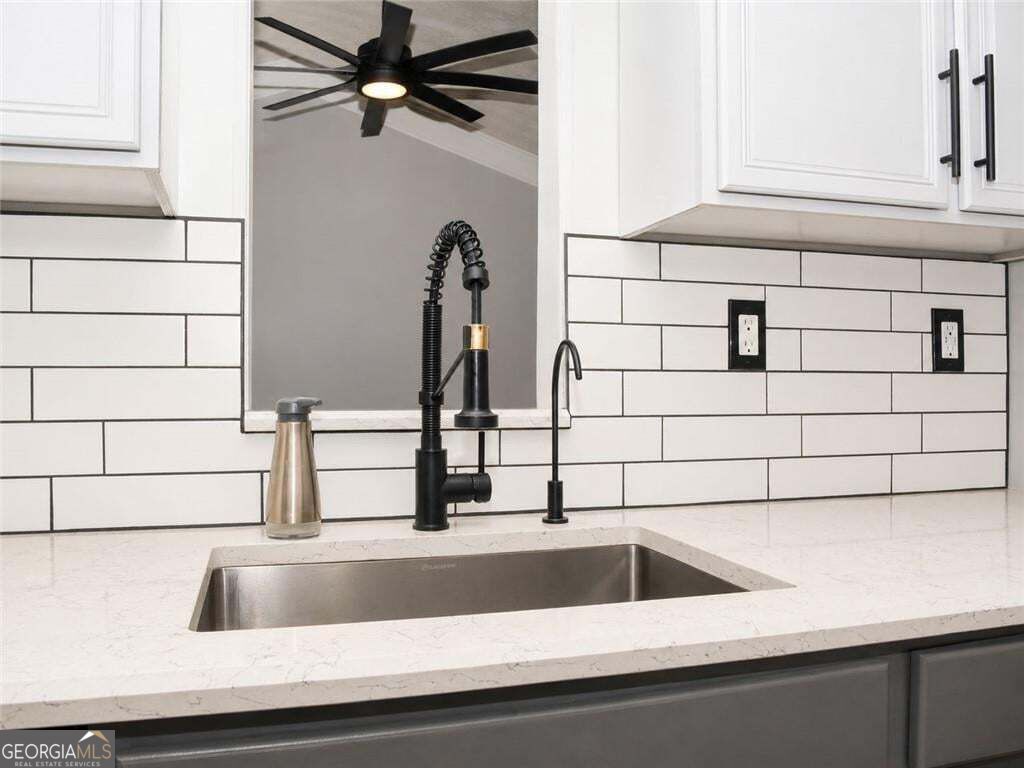 114 Waterbury Lane Property Photo 11