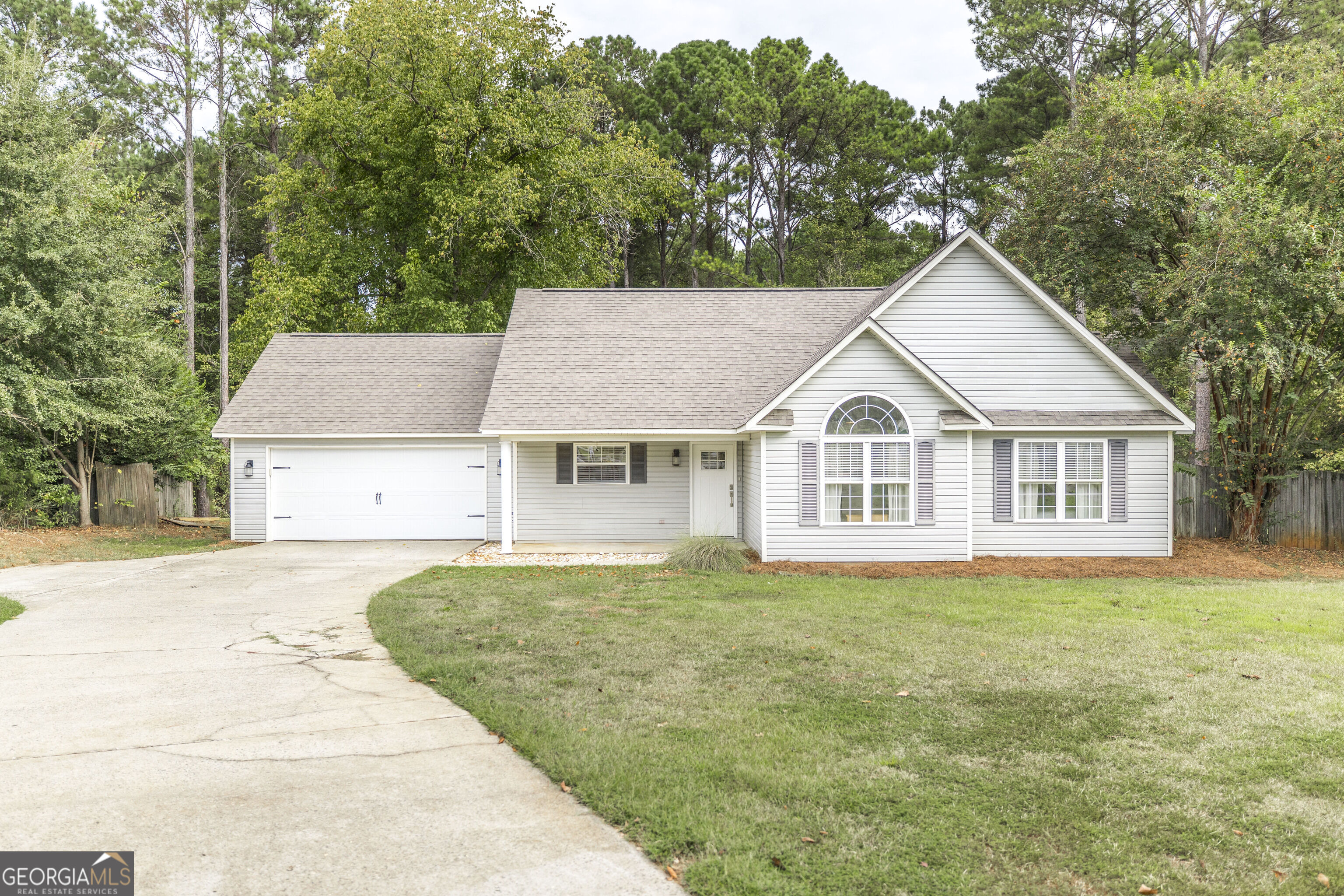221 Muirfield Lane Property Photo 1