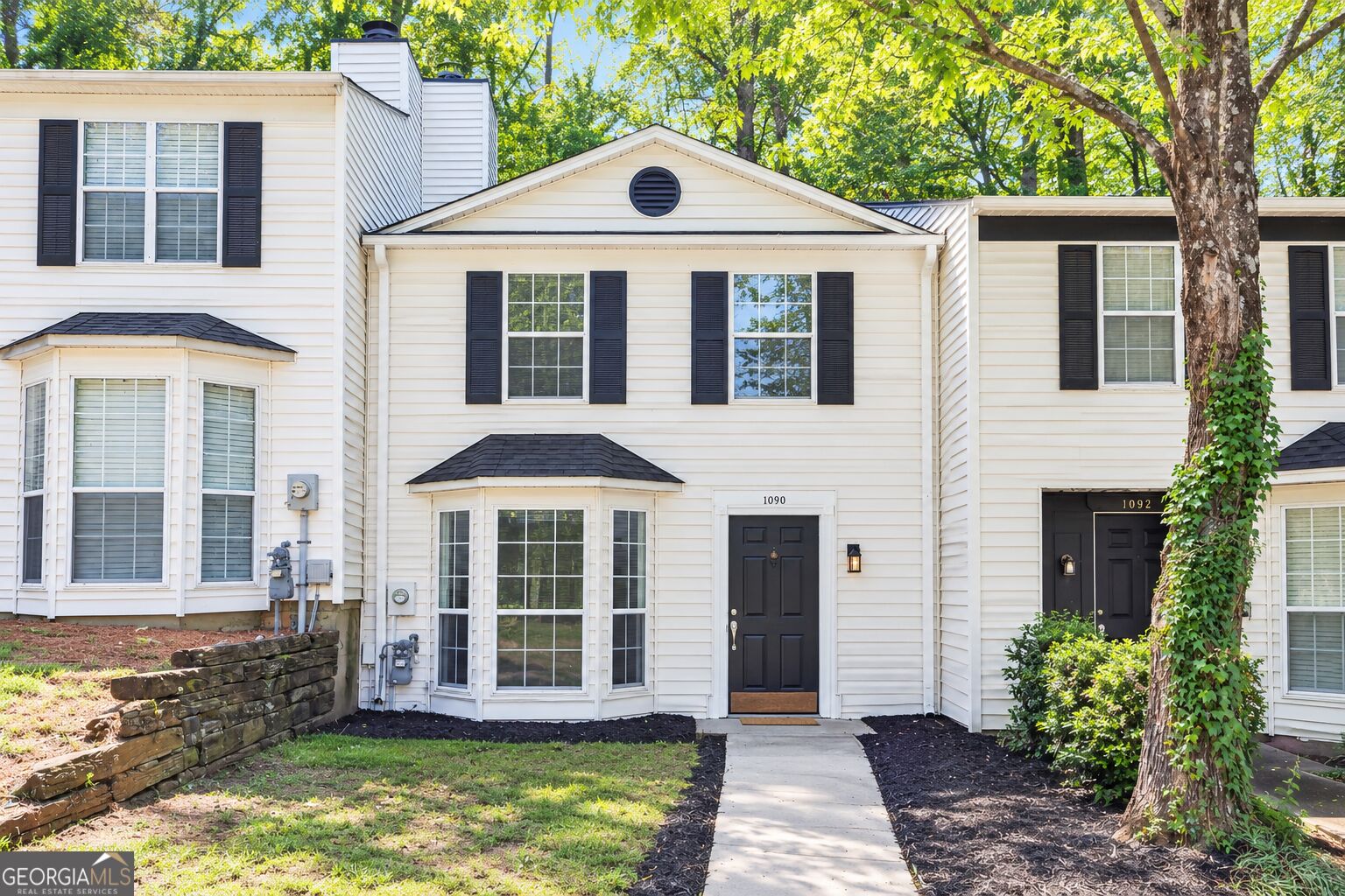 1090 Huntington Trace Se Property Photo 1