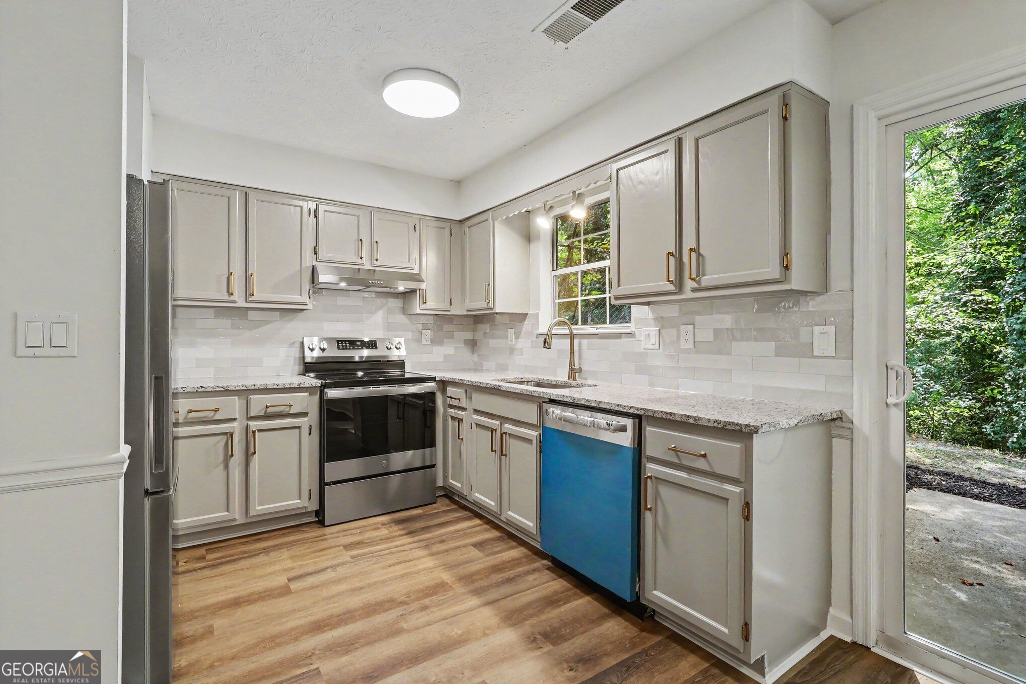 1090 Huntington Trace Se Property Photo 9