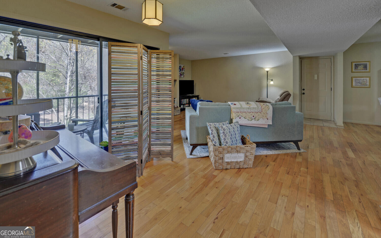 605 Candler Street Unit 3 Property Photo 4