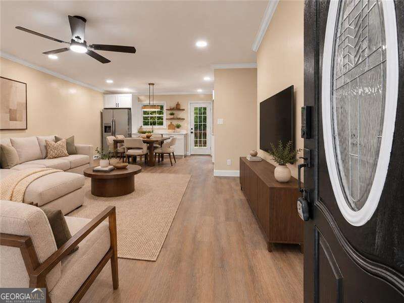 631 Pasadena Court Property Photo 3