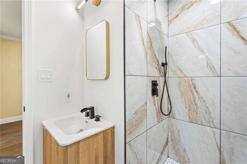 631 Pasadena Court Property Photo 13