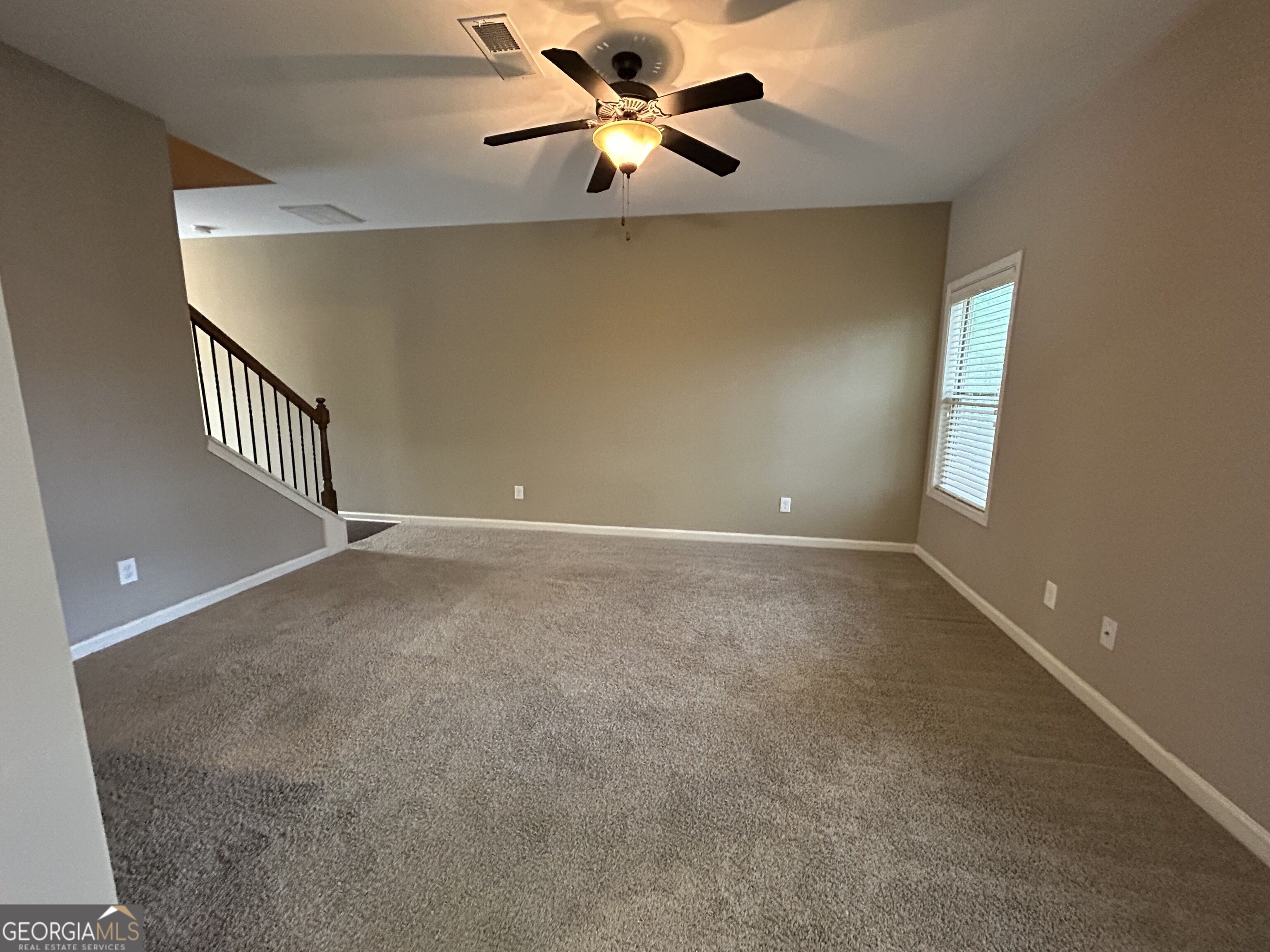 607 Summit Point Property Photo 5