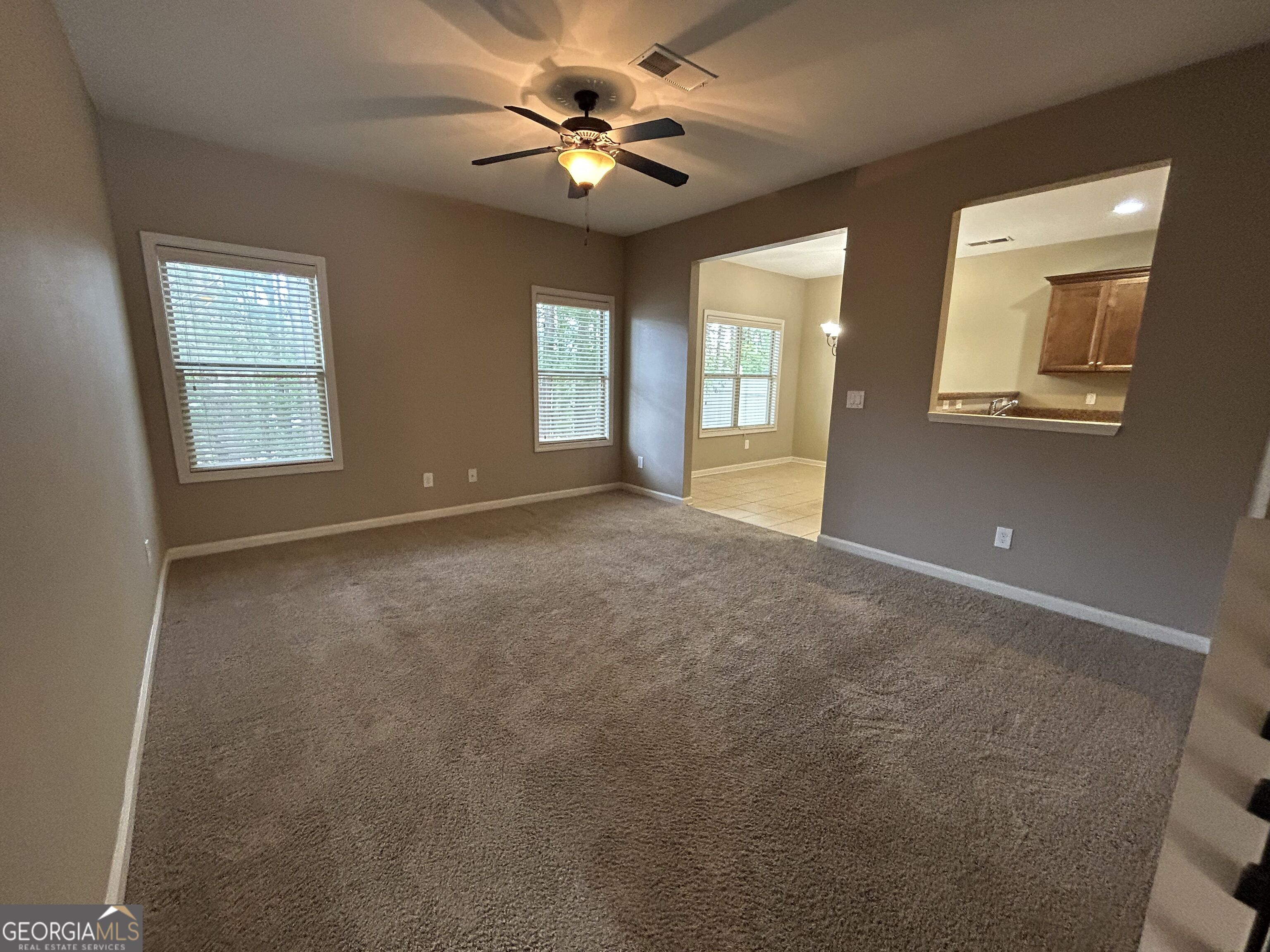 607 Summit Point Property Photo 7