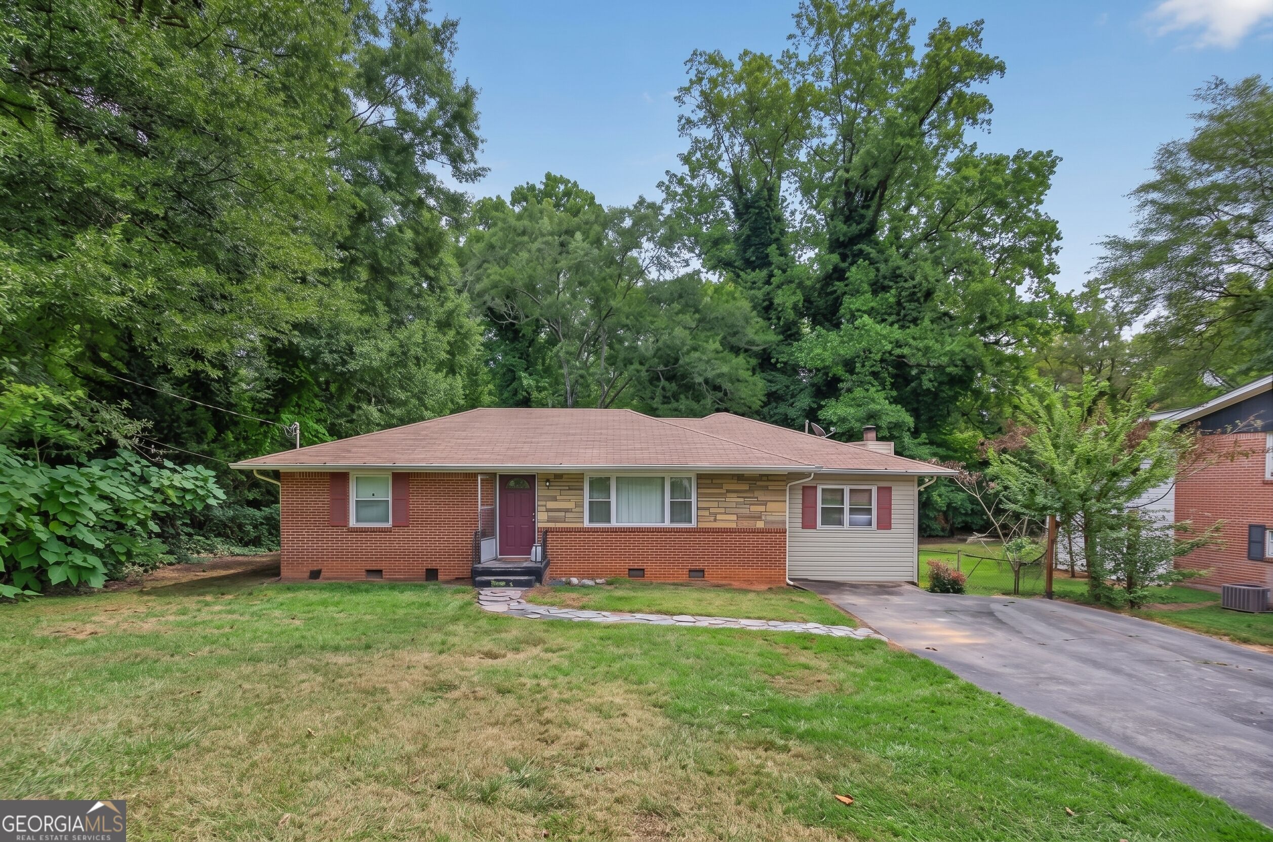 128 Peachtree Circle Se Property Photo 1