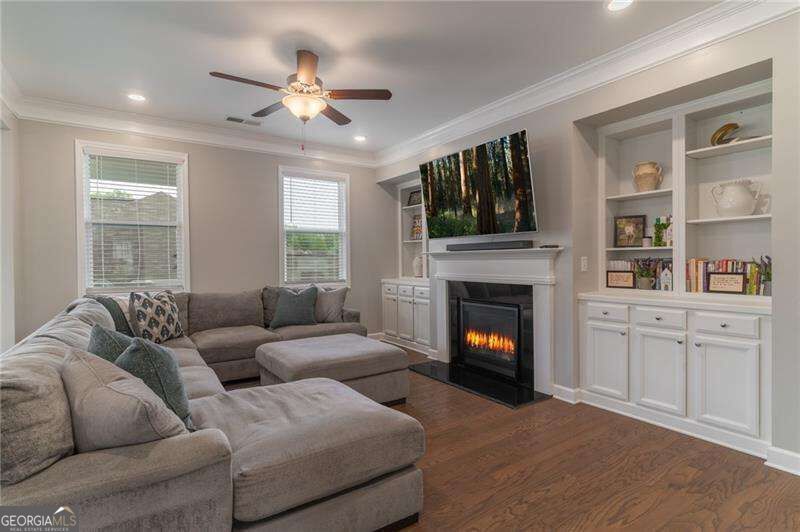 301 Cochin Drive Property Photo 7